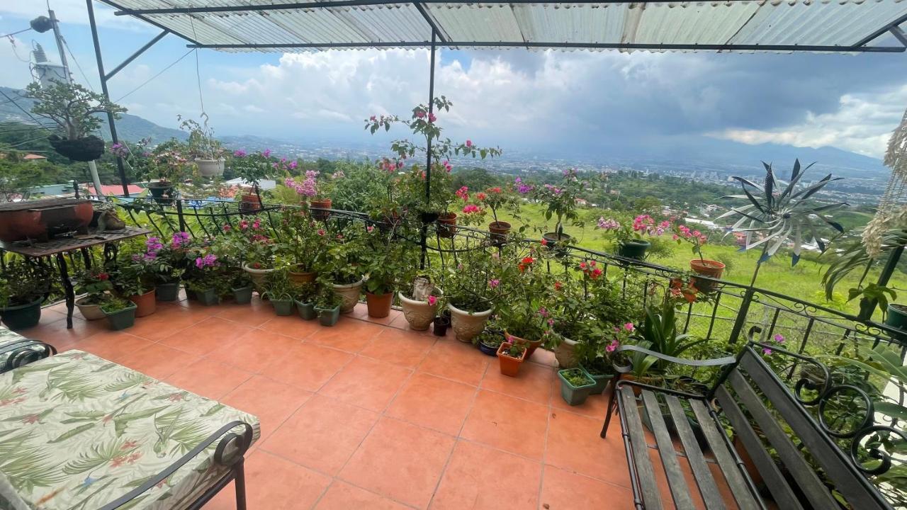 Vista Bella Rooms Escazu Екстер'єр фото